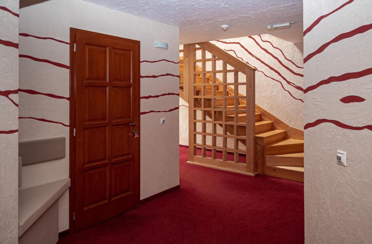 Atryum Hotel Солнок Екстериор снимка