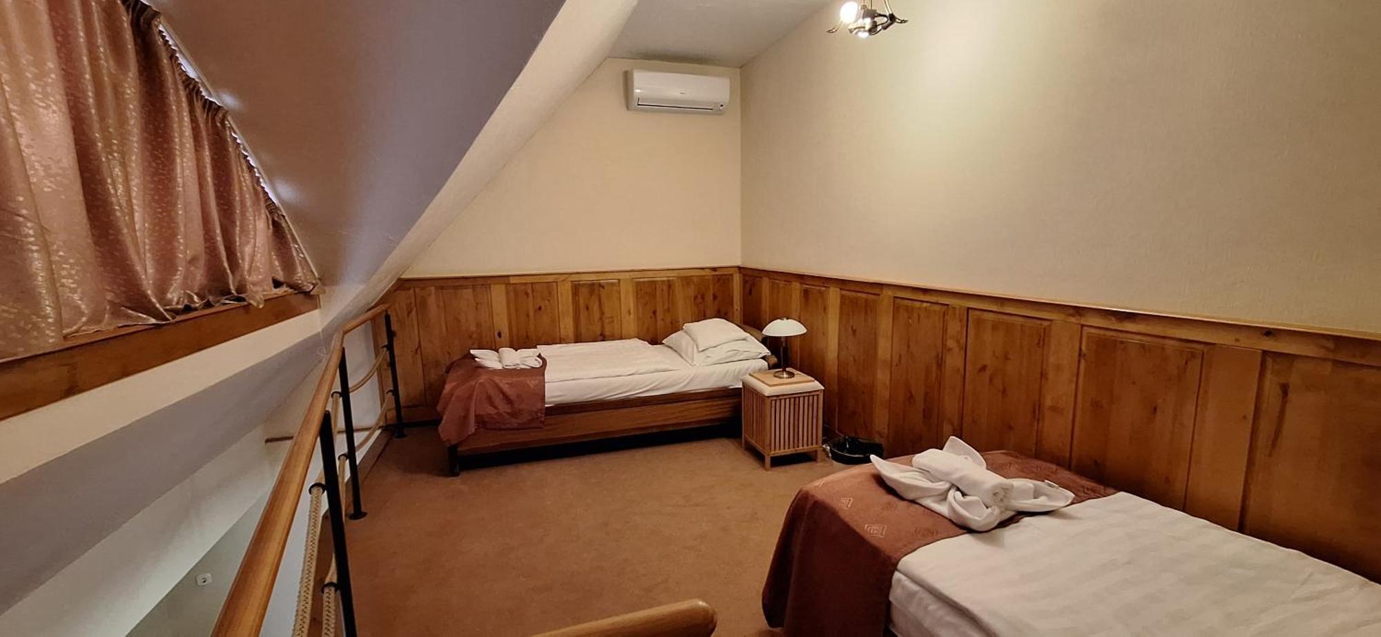 Atryum Hotel Солнок Екстериор снимка