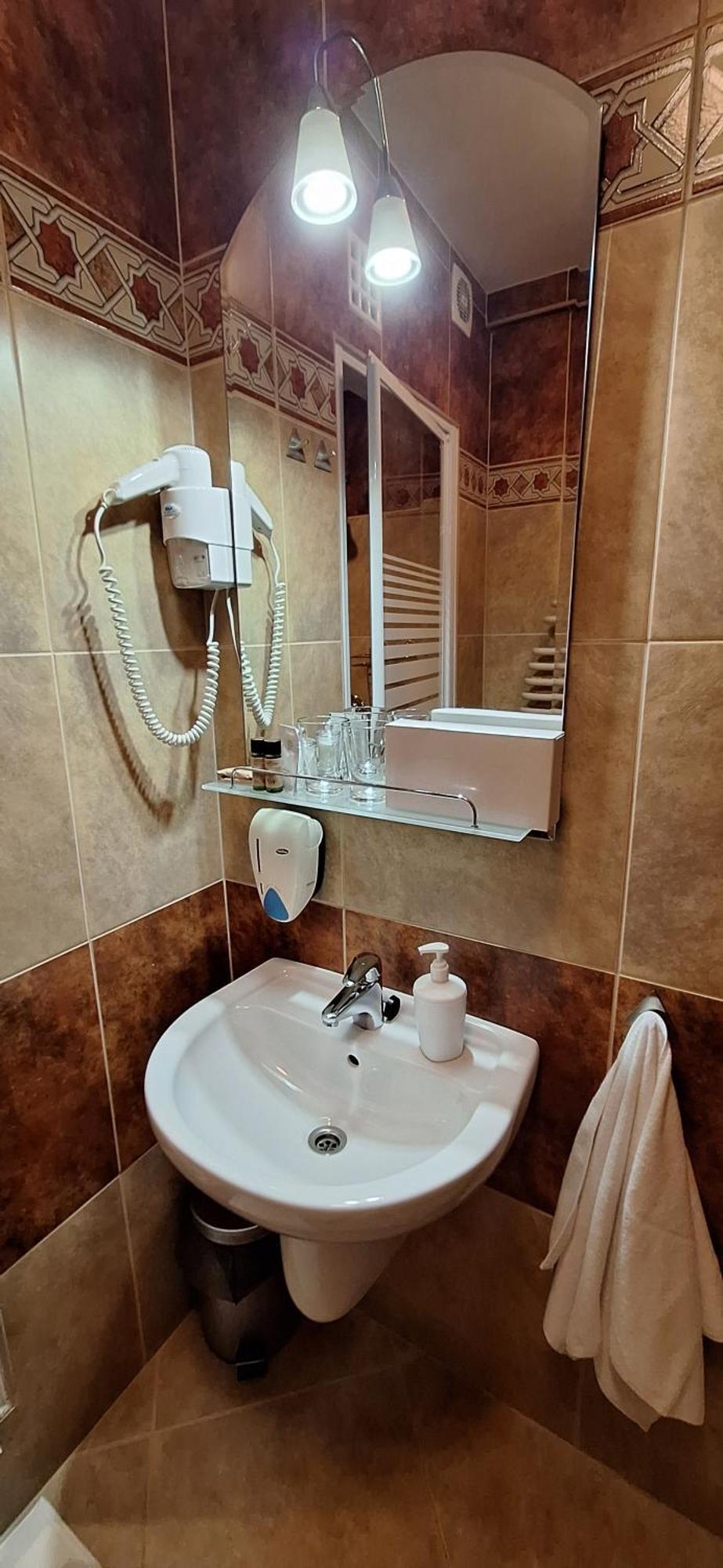 Atryum Hotel Солнок Екстериор снимка