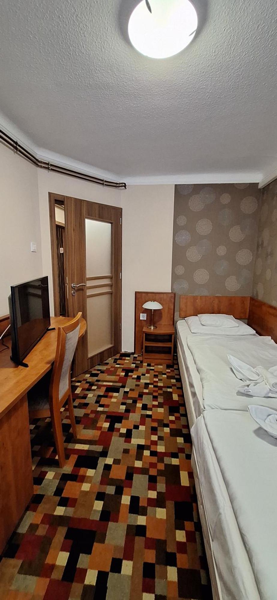 Atryum Hotel Солнок Екстериор снимка