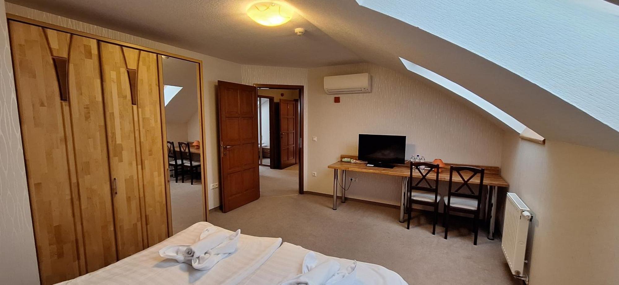Atryum Hotel Солнок Екстериор снимка