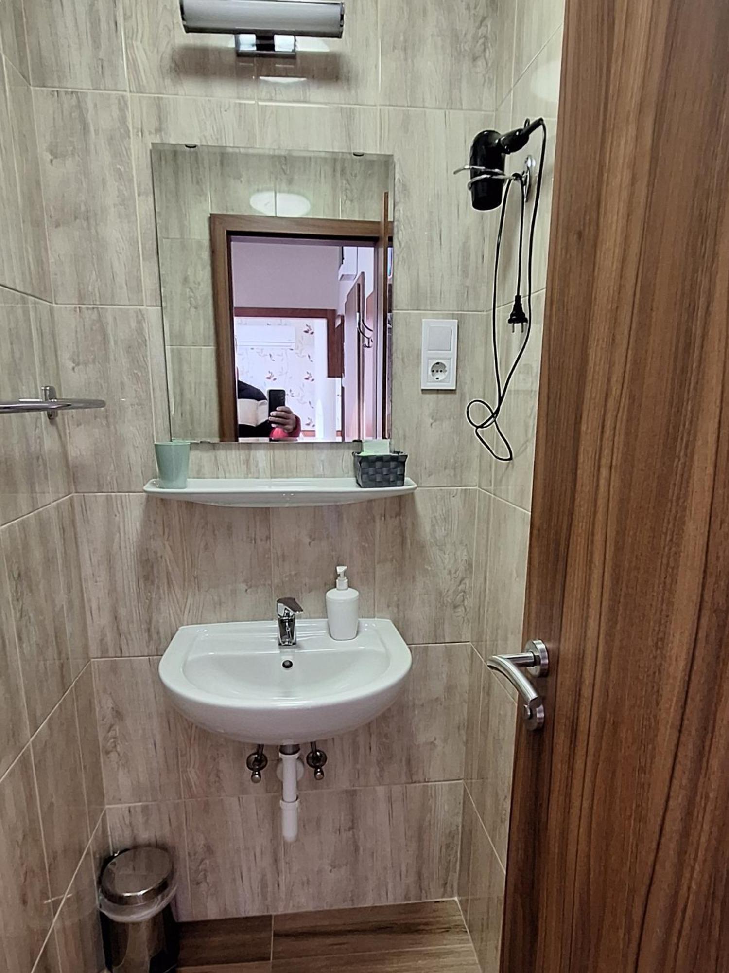 Atryum Hotel Солнок Екстериор снимка