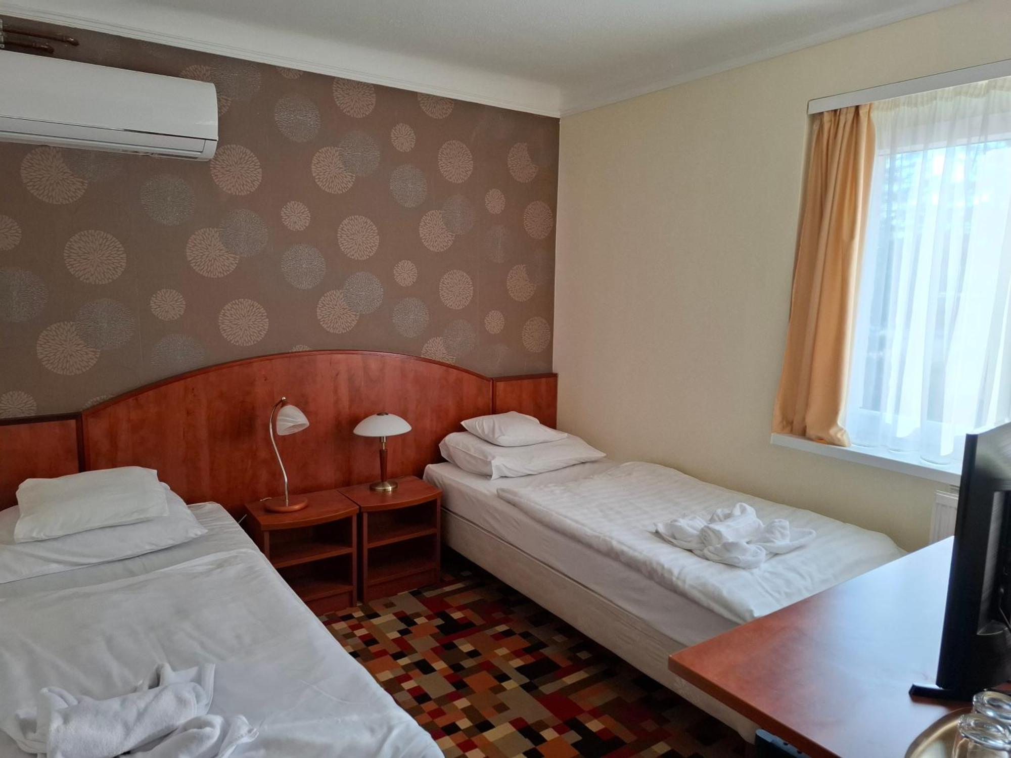Atryum Hotel Солнок Екстериор снимка