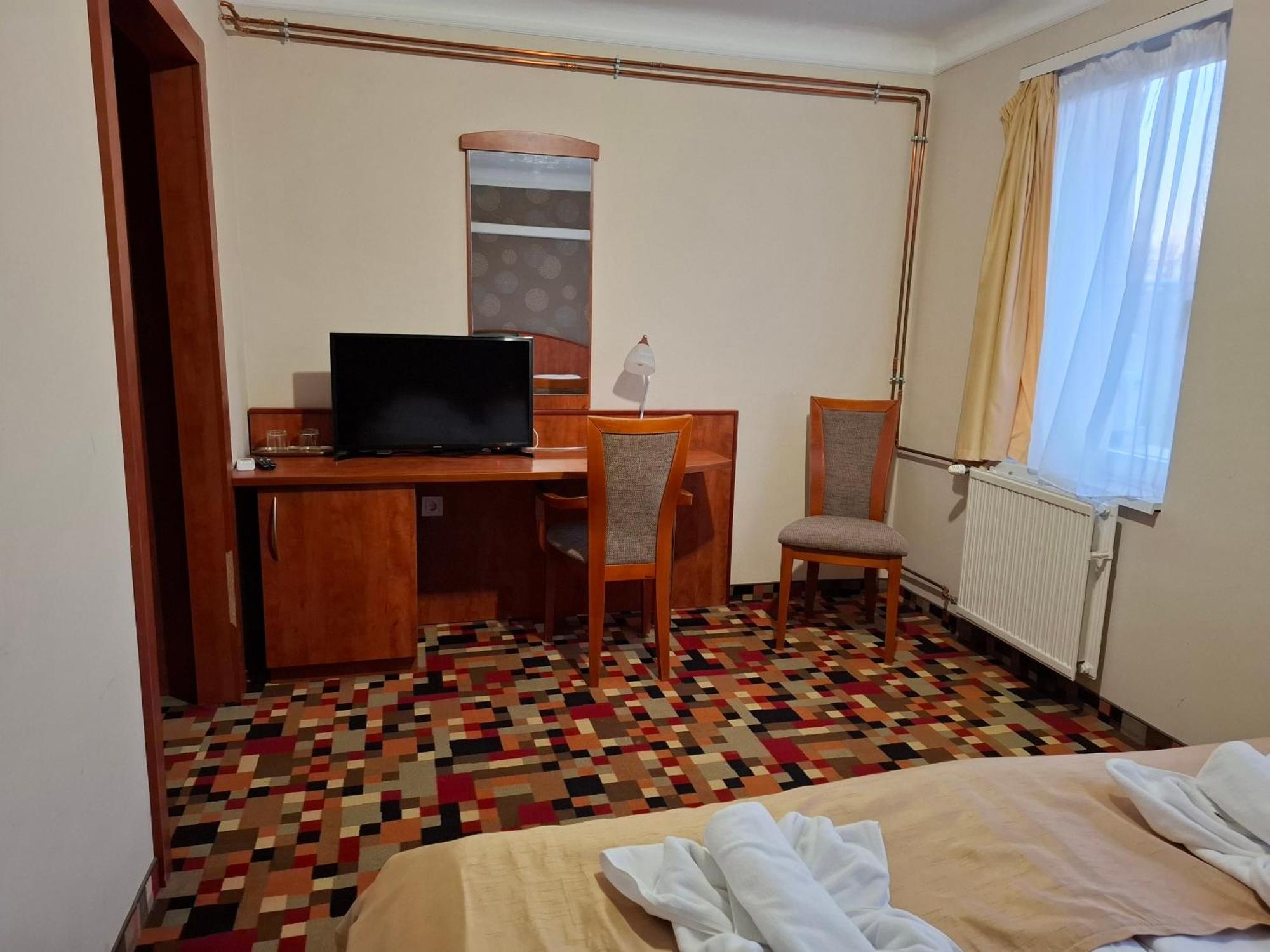 Atryum Hotel Солнок Екстериор снимка