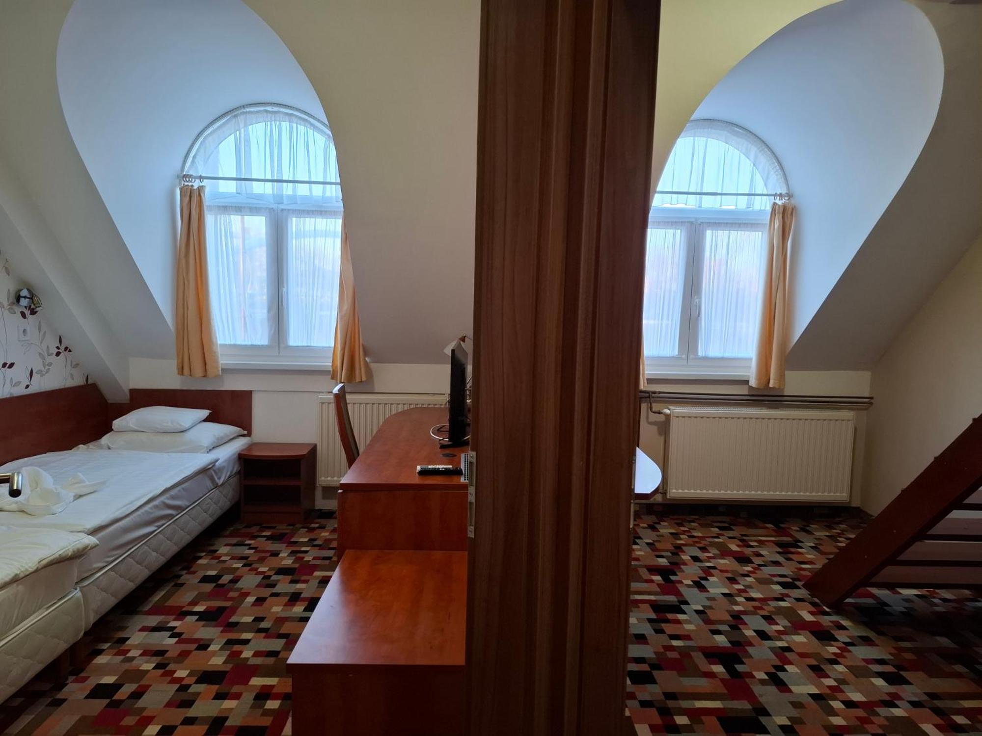 Atryum Hotel Солнок Екстериор снимка